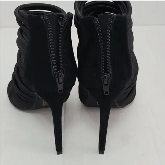Jeffery Campbell  - Picture 9 of 10